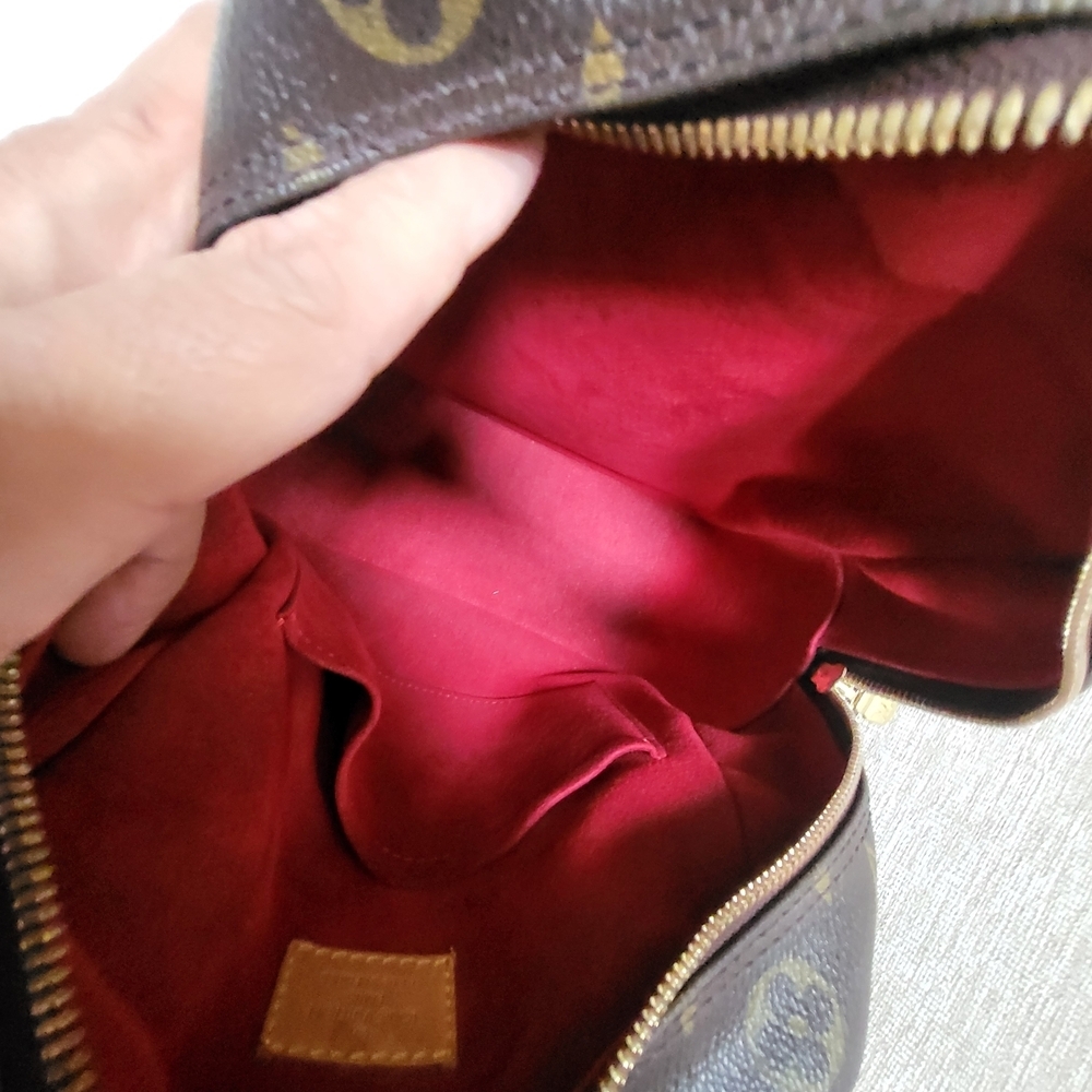 Louis Vuitton Excentri-Cite Handbag Monogram..Authentic.         w/COA - Picture 11 of 16